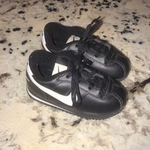 Toddler Black and White Nike Sneakers